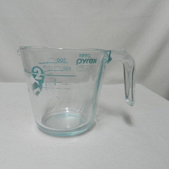 Pyrex Vintage Blue glass measuring 2 Cups 1 Pint liquid - Picture 2 of 11